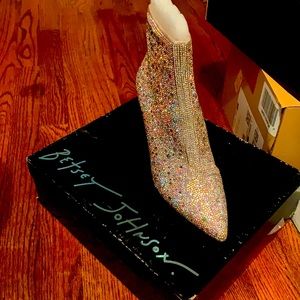 BETSY JOHNSON SB-CADY RHINESTONE BOOTIE NEVER WORN ONLY TRIED ON.